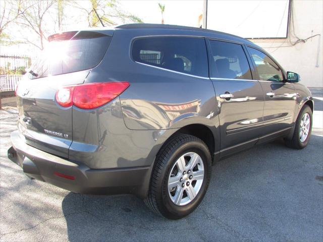 used 2009 Chevrolet Traverse car, priced at $9,900