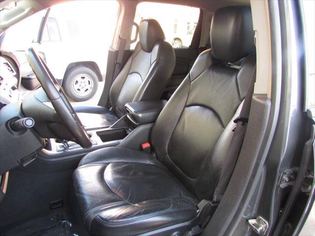 used 2009 Chevrolet Traverse car, priced at $9,900