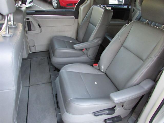 used 2012 Volkswagen Routan car, priced at $9,995