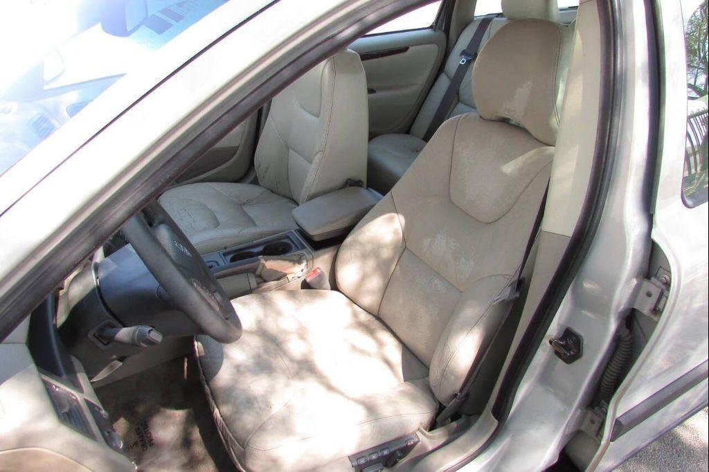used 2001 Volvo V70 car, priced at $5,995