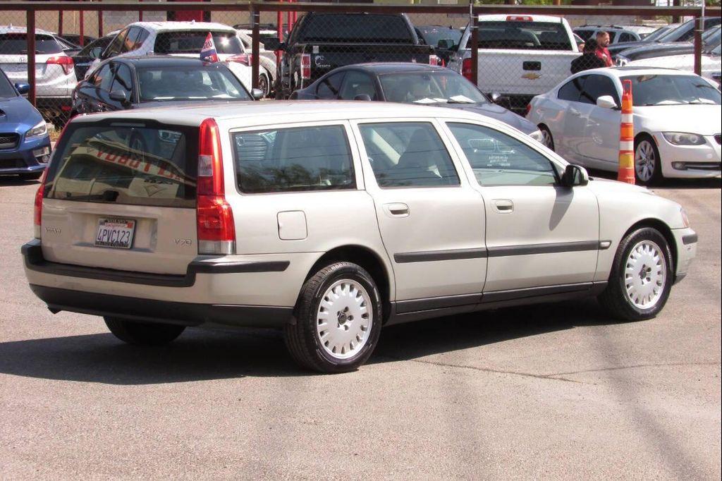 used 2001 Volvo V70 car, priced at $5,995