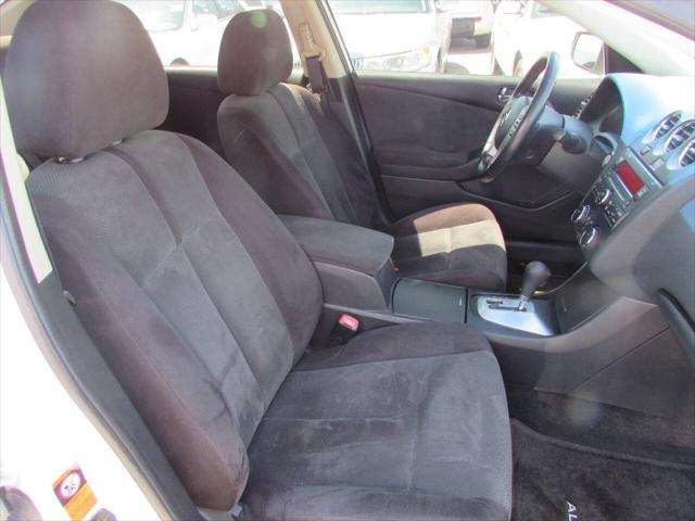 used 2007 Nissan Altima car, priced at $5,995