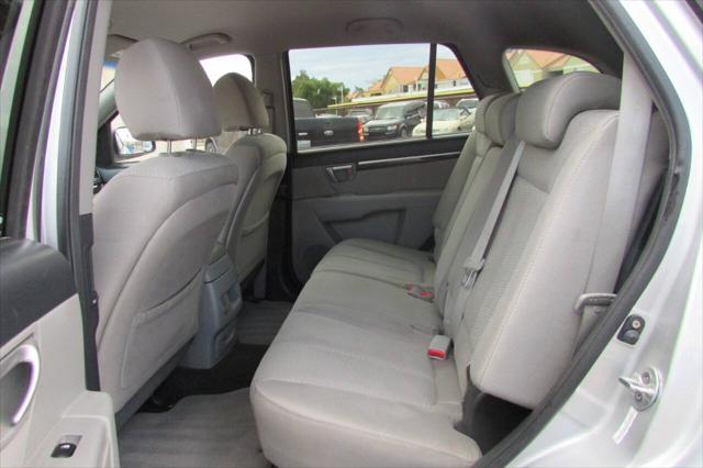 used 2009 Hyundai Santa Fe car, priced at $7,995