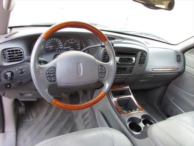 used 2000 Lincoln Navigator car, priced at $7,995