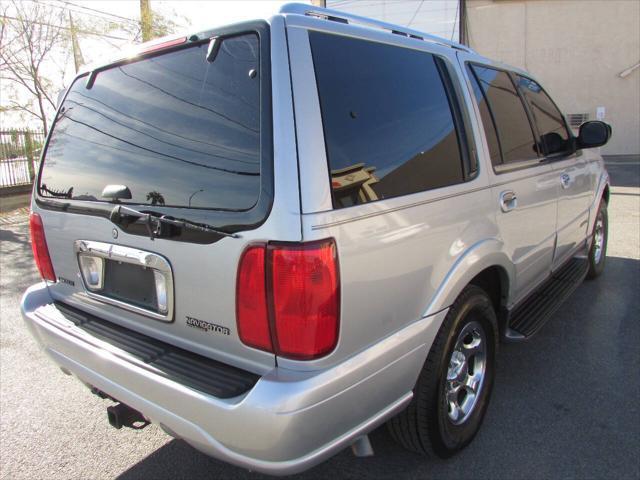 used 2000 Lincoln Navigator car, priced at $8,995