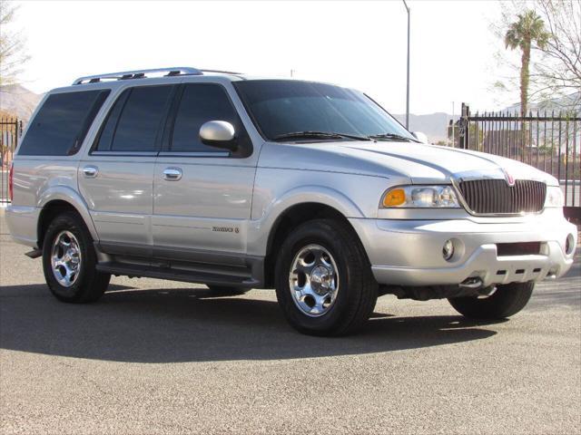 used 2000 Lincoln Navigator car, priced at $8,995