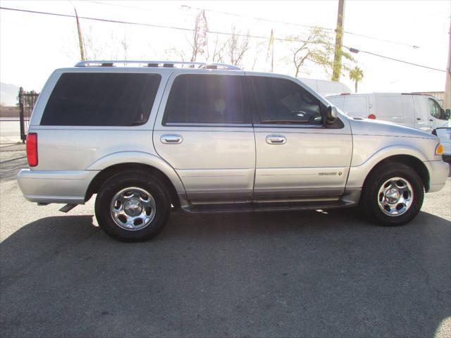 used 2000 Lincoln Navigator car, priced at $8,995