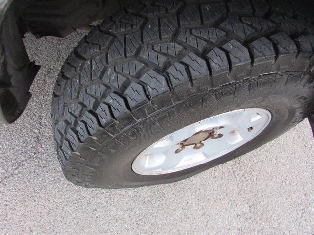 used 2000 Nissan Xterra car, priced at $7,995