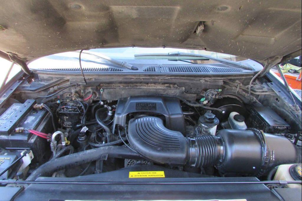 used 2000 Ford Expedition car, priced at $4,995