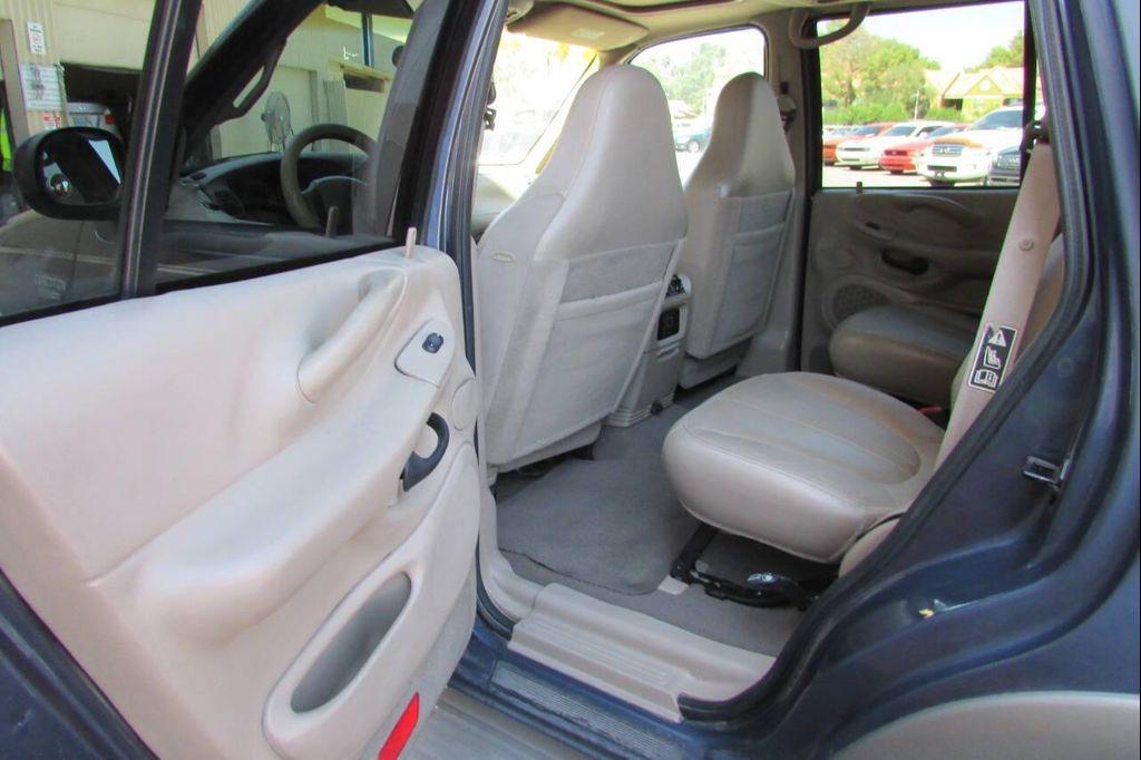 used 2000 Ford Expedition car, priced at $4,995