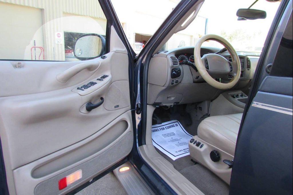 used 2000 Ford Expedition car, priced at $4,995