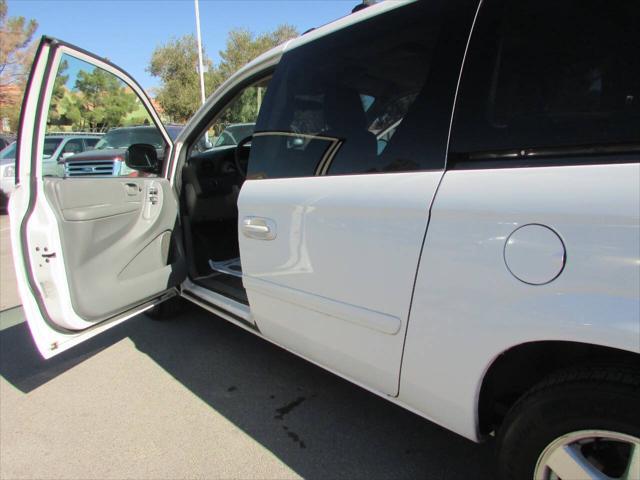 used 2005 Dodge Grand Caravan car, priced at $5,995