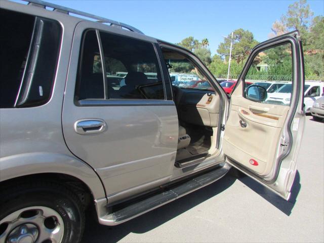 used 2000 Lincoln Navigator car, priced at $7,995