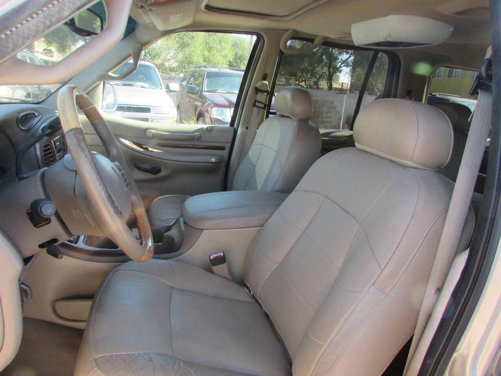 used 2000 Lincoln Navigator car, priced at $6,995