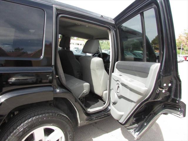 used 2007 Jeep Commander car, priced at $8,995