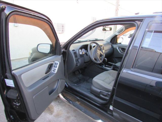 used 2006 Ford Escape car, priced at $6,995