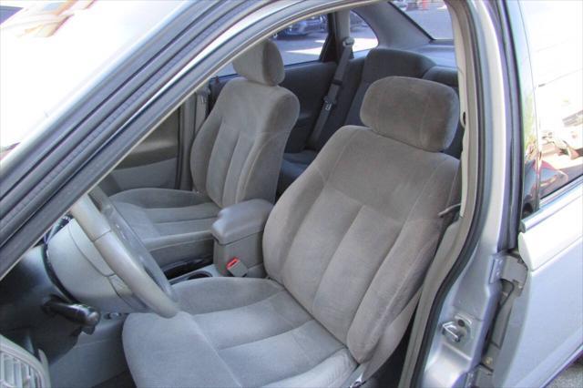 used 2000 Saturn LS car, priced at $5,995