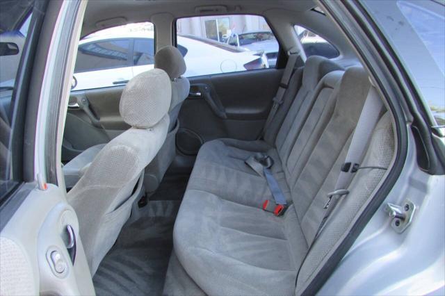 used 2000 Saturn LS car, priced at $5,995