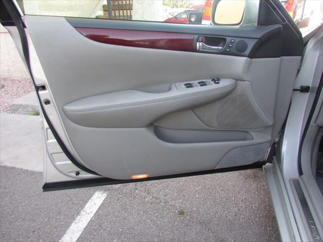 used 2002 Lexus ES 300 car, priced at $6,995