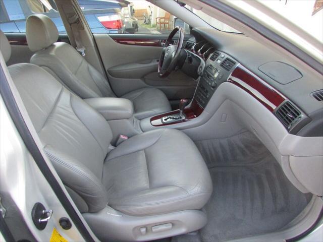 used 2002 Lexus ES 300 car, priced at $6,995