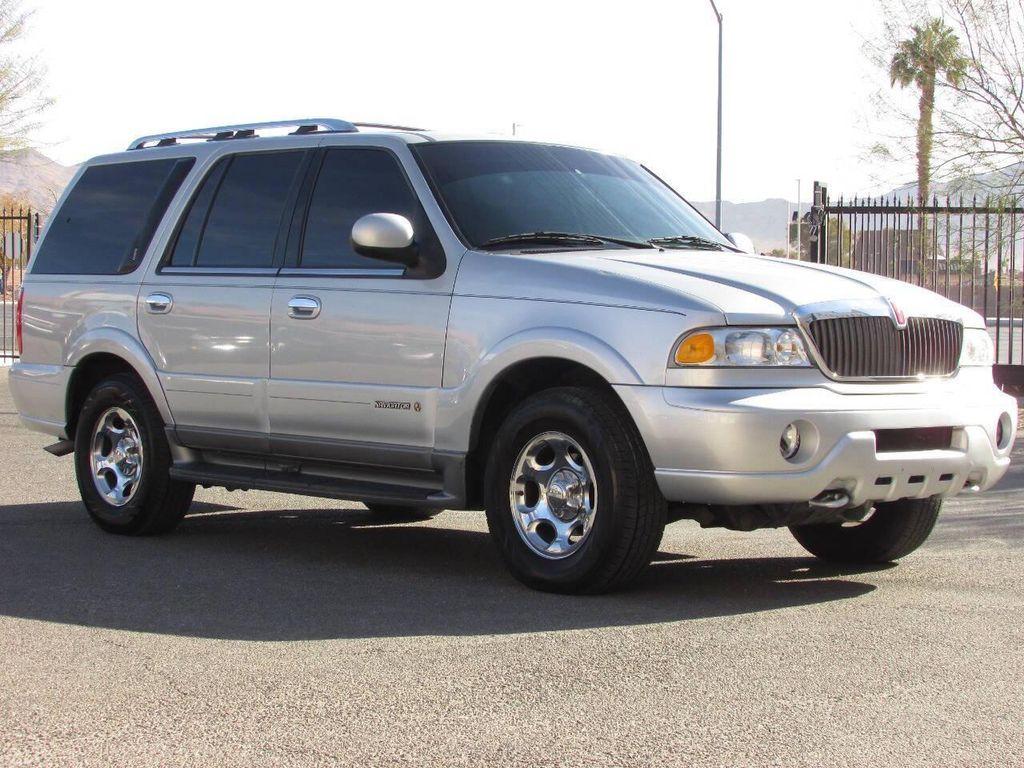 used 2000 Lincoln Navigator car, priced at $7,995