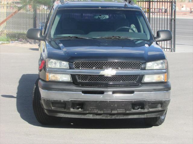used 2005 Chevrolet Avalanche car, priced at $8,995