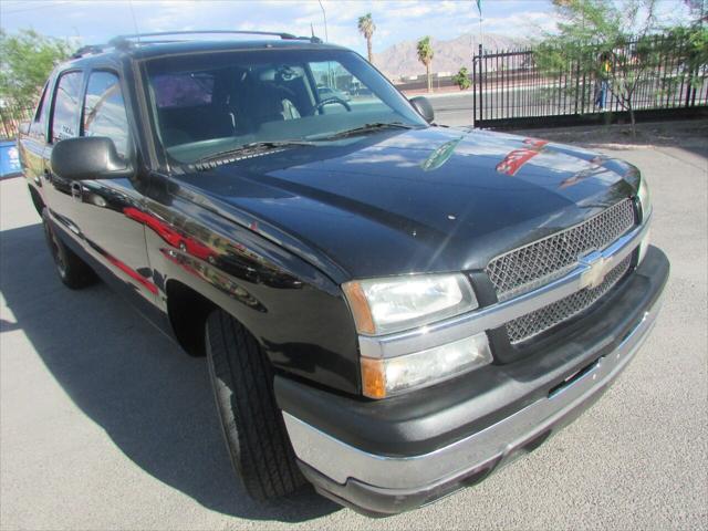 used 2005 Chevrolet Avalanche car, priced at $8,995