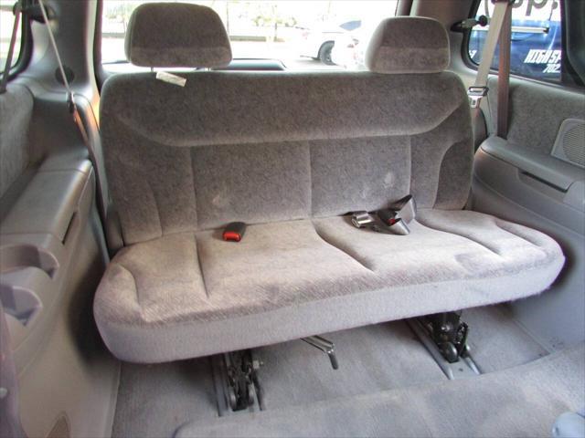 used 2000 Dodge Grand Caravan car, priced at $4,995