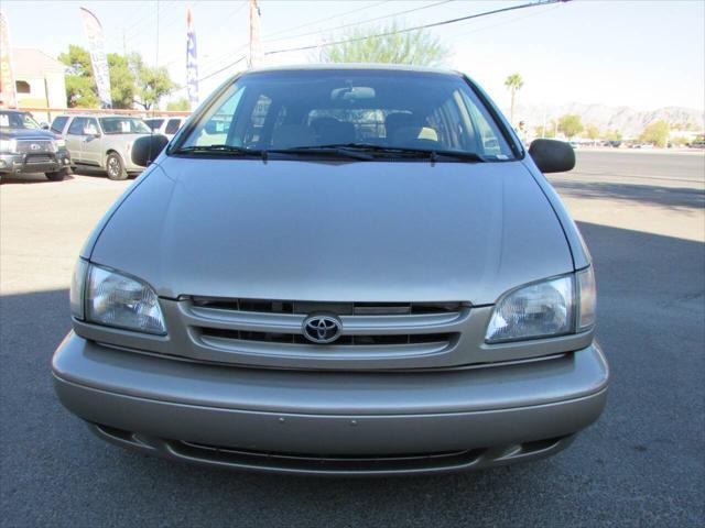 used 2000 Toyota Sienna car, priced at $5,995