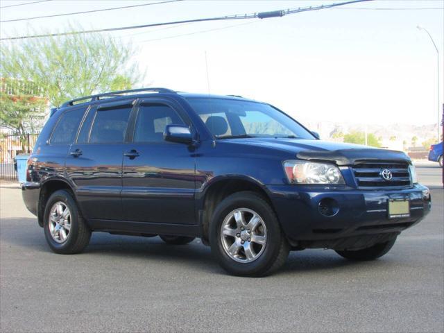 used 2004 Toyota Highlander car, priced at $7,985