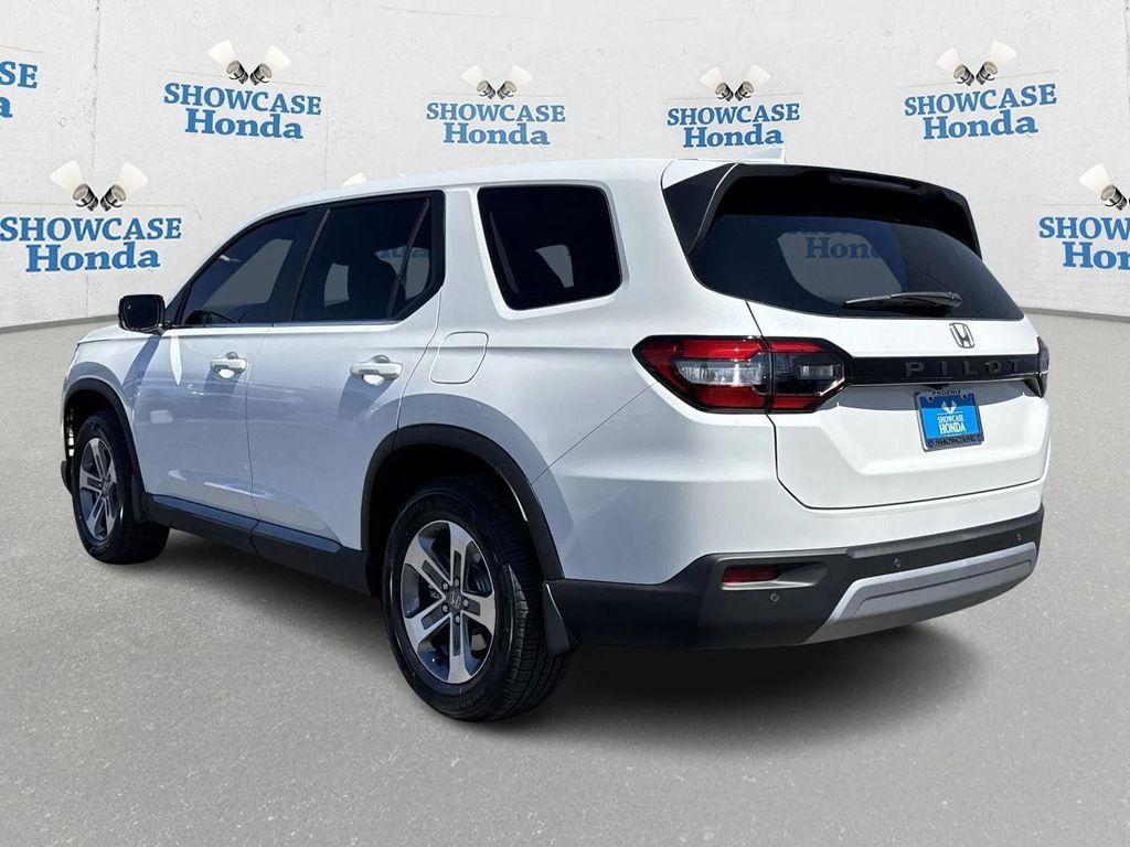 new 2025 Honda Pilot car, priced at $43,637