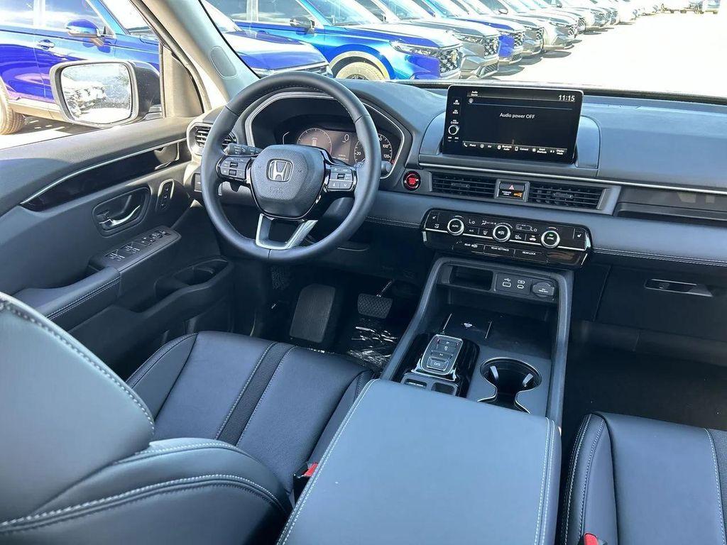 new 2025 Honda Pilot car, priced at $43,637