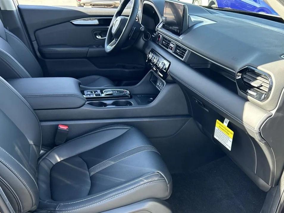 new 2025 Honda Pilot car, priced at $43,637