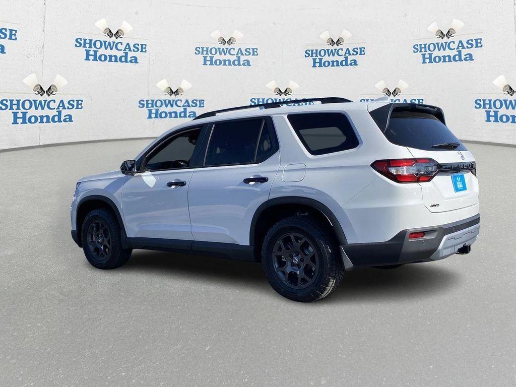 new 2025 Honda Pilot car, priced at $48,724