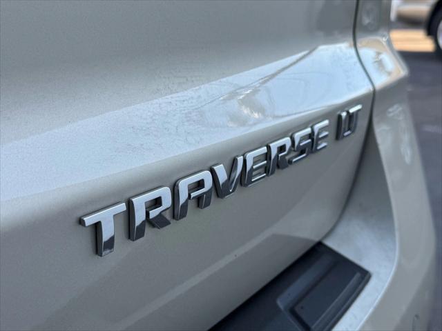 used 2015 Chevrolet Traverse car, priced at $11,900