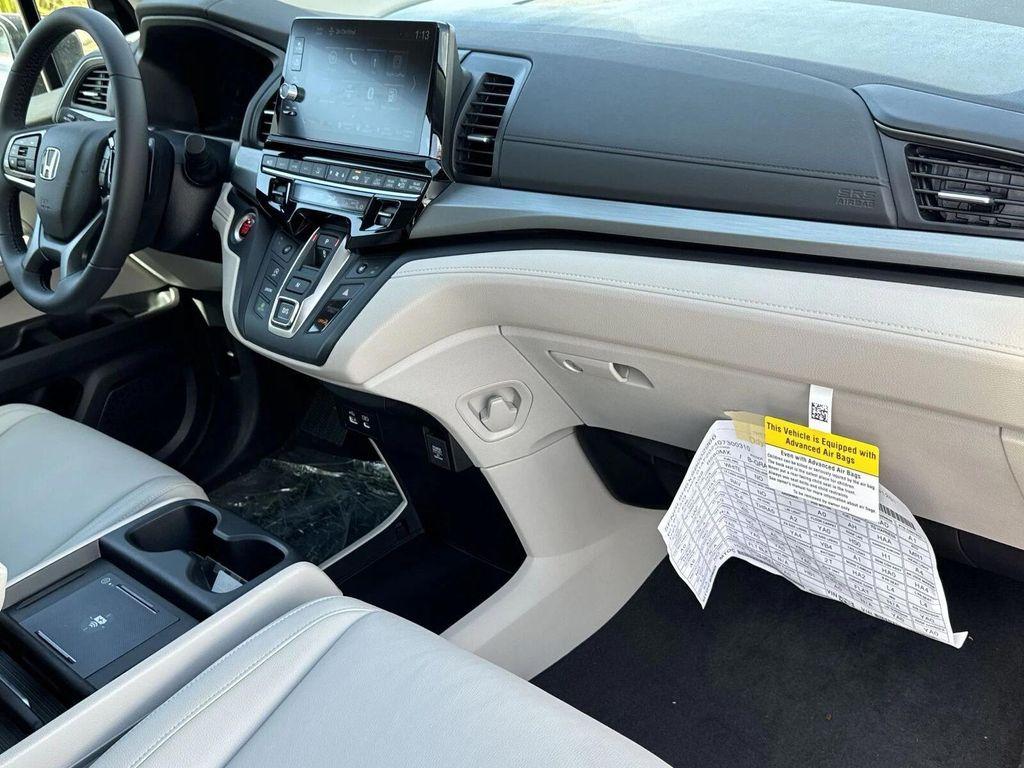 new 2026 Honda Odyssey car, priced at $44,290