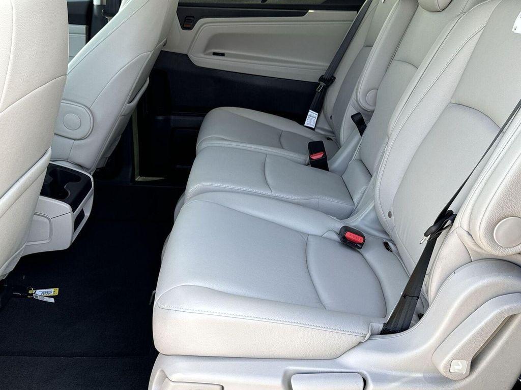 new 2026 Honda Odyssey car, priced at $44,290