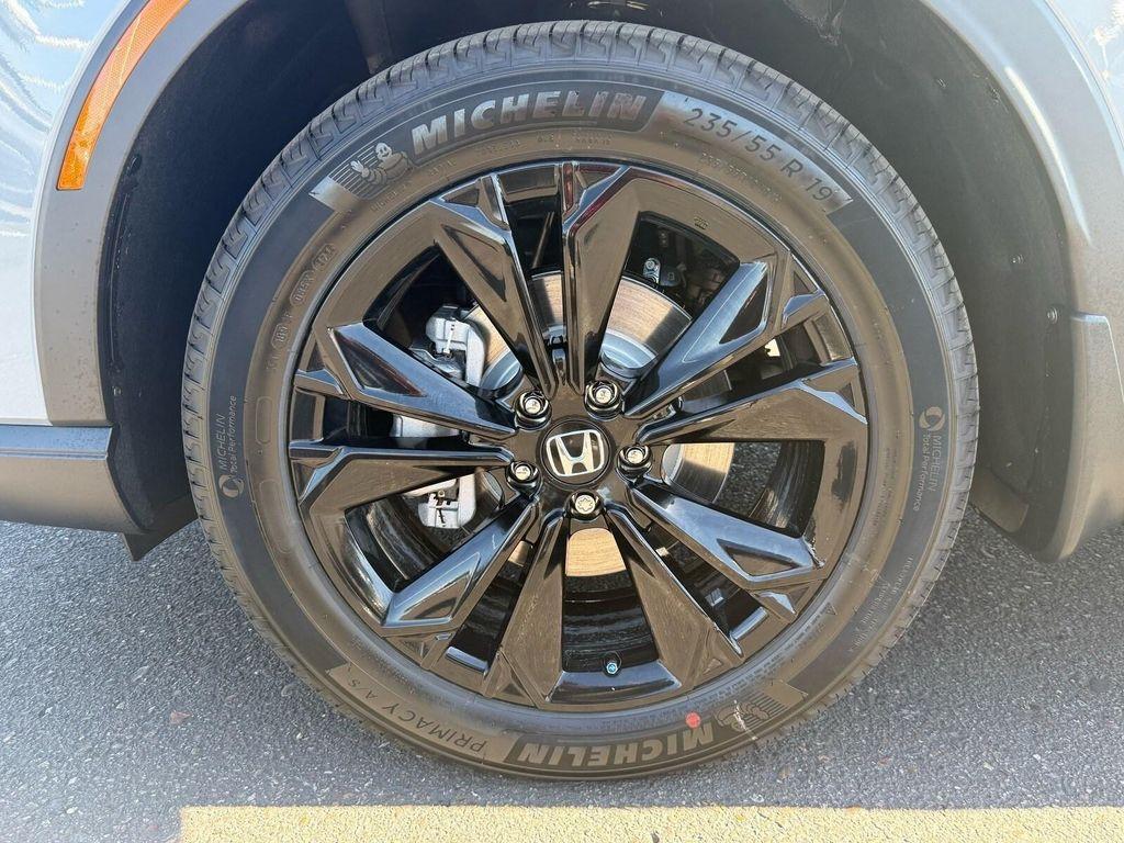 new 2026 Honda CR-V Hybrid car, priced at $41,782