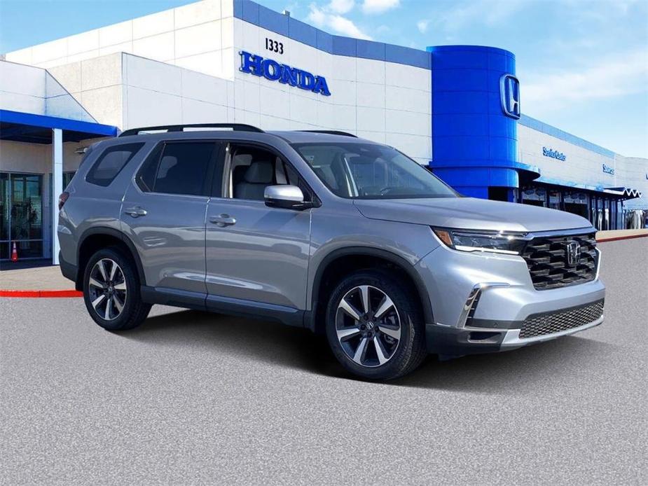 new 2025 Honda Pilot car, priced at $46,537