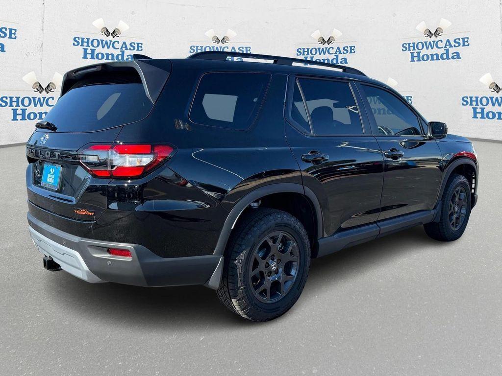 new 2025 Honda Pilot car, priced at $48,667
