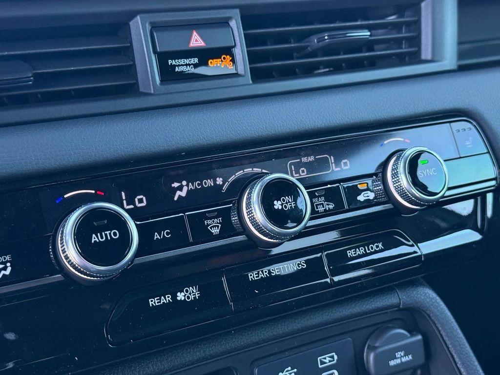 new 2025 Honda Pilot car, priced at $48,667