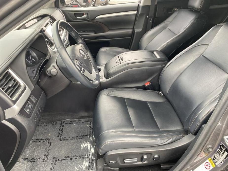 used 2018 Toyota Highlander car, priced at $24,998
