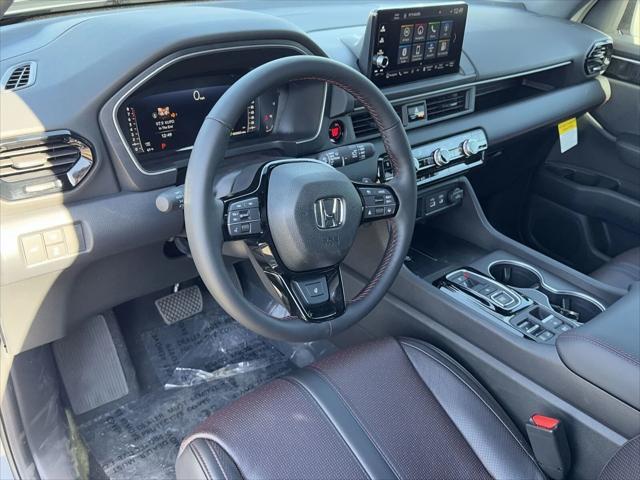 new 2025 Honda Pilot car, priced at $54,066
