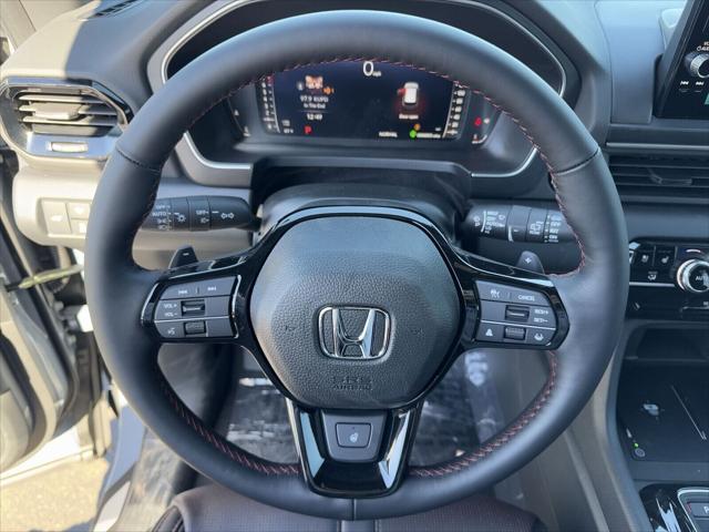 new 2025 Honda Pilot car, priced at $54,066