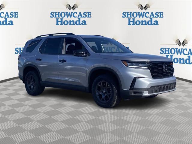 new 2025 Honda Pilot car, priced at $49,648