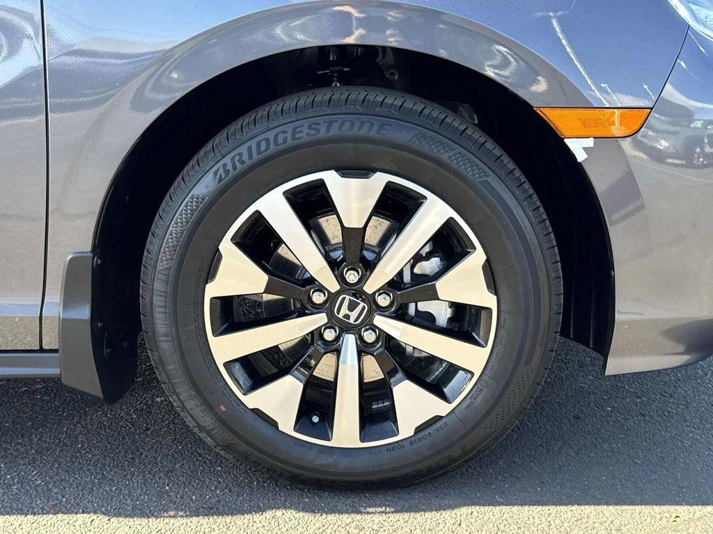 new 2026 Honda Odyssey car, priced at $44,290