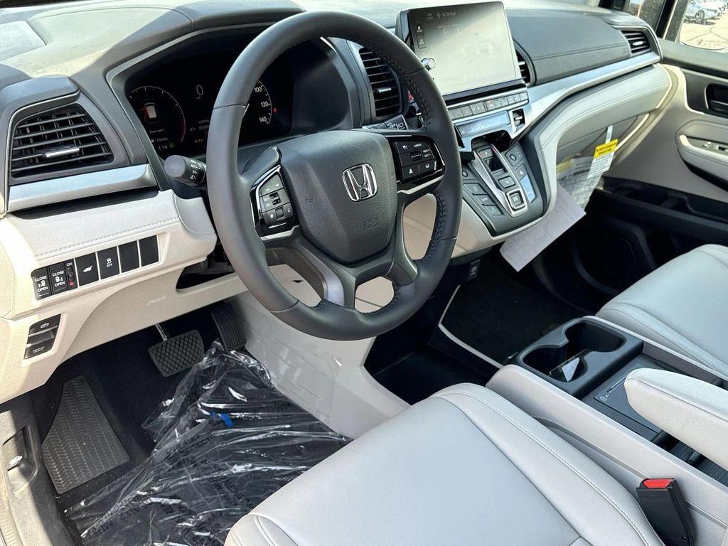new 2026 Honda Odyssey car, priced at $44,290