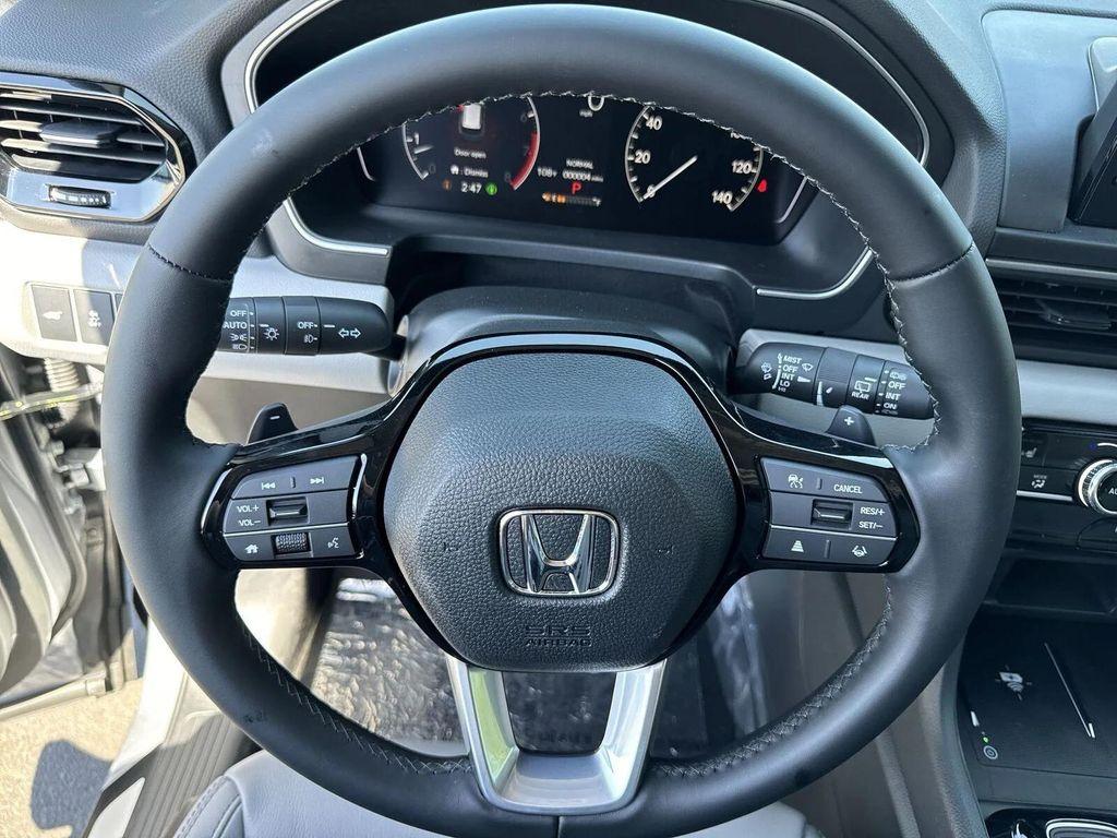 new 2025 Honda Pilot car, priced at $43,682