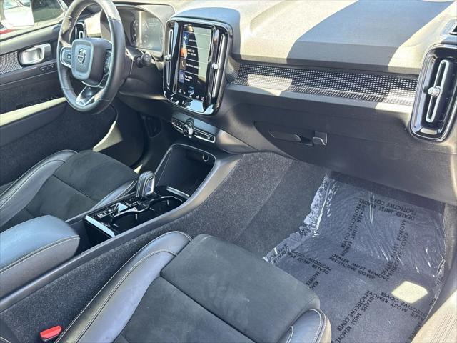 used 2022 Volvo XC40 car, priced at $28,700
