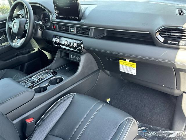 new 2025 Honda Pilot car, priced at $51,093